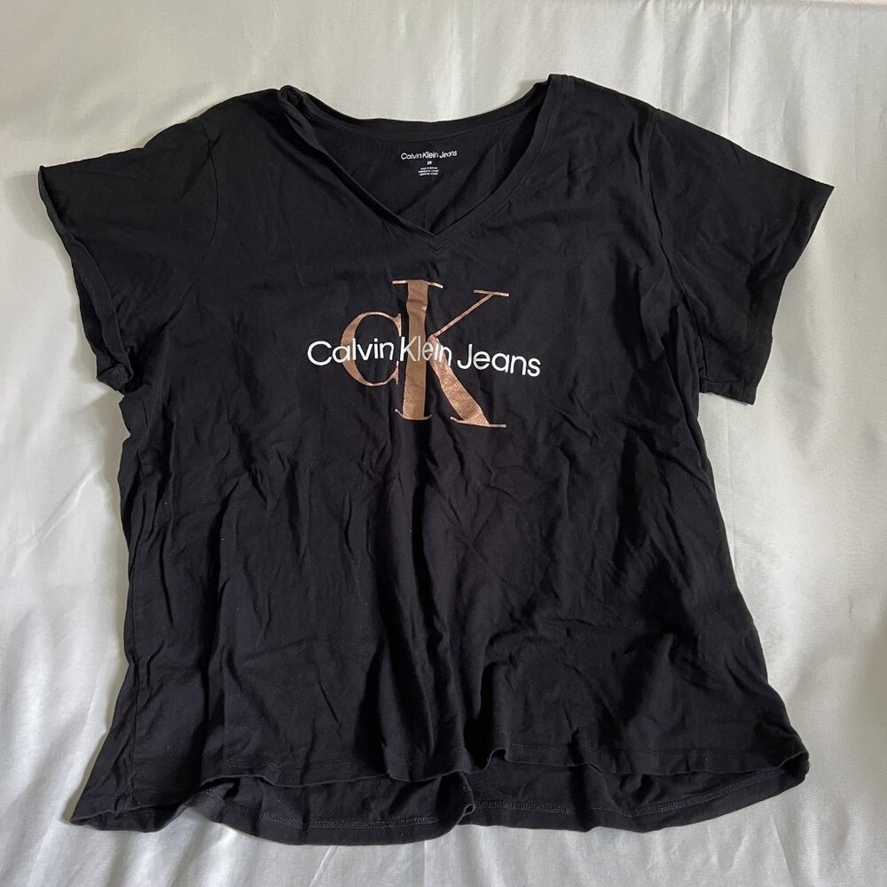 Calvin Klein Jeans 2X Black V-Neck Casual Foil Logo Modern Designer